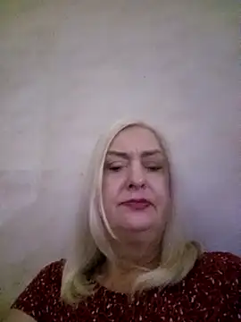 Julia20X online show from April 28, 2026, 10:03 pm