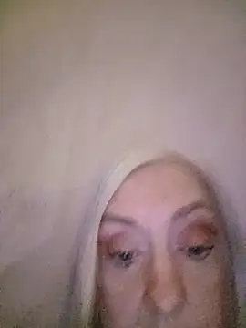 Julia20X online show from May 16, 2026, 10:36 am