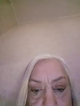 Julia20X online show from May 22, 2026, 4:27 pm