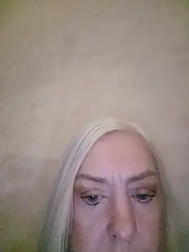 Julia20X online show from May 16, 2026, 9:52 am