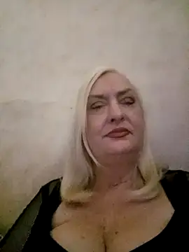 Julia20X online show from April 20, 2026, 3:35 pm