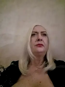 Julia20X online show from May 1, 2026, 6:24 pm