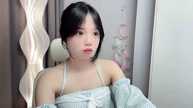 Xiaoqing00 online show from May 22, 2026, 3:26 am