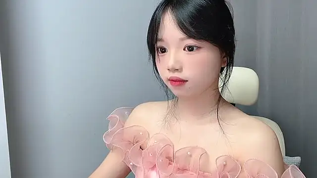 Xiaoqing00 online show from May 13, 2026, 3:02 am