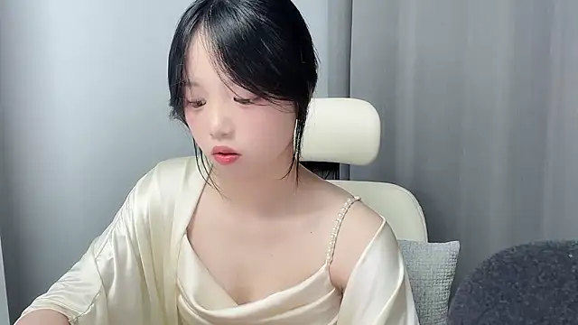 Xiaoqing00 online show from May 16, 2026, 10:36 am