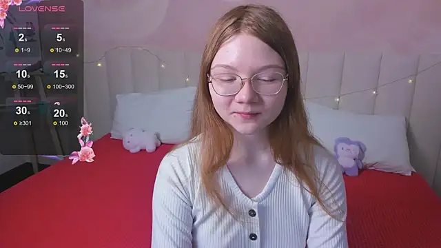Mia Yuri online show from May 5, 2026, 2:14 am