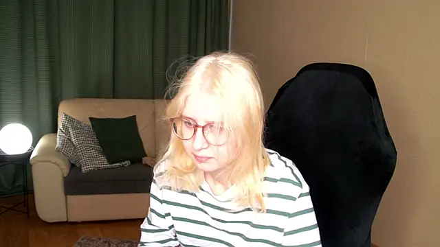 Snapshot of Lily_Spark_ chatting on May 29, 2026, 1:33 am Lily Spark online show from May 29, 2026, 1:33 am