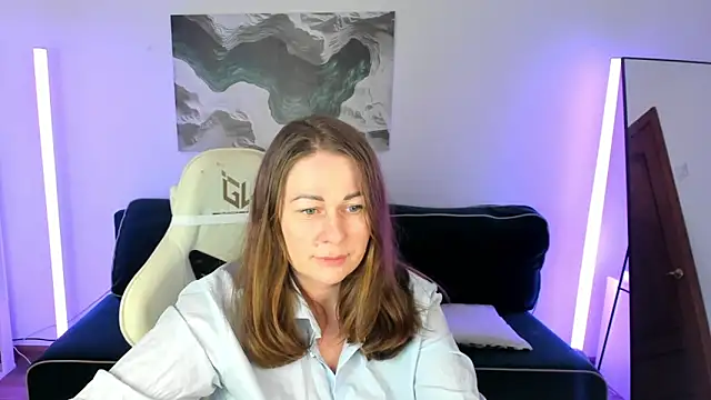 NinnaBrewer online show from April 21, 2026, 2:36 am