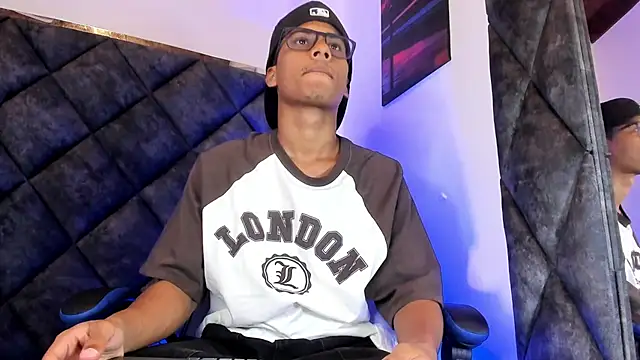 LiamKron online show from July 14, 2026, 11:16 am