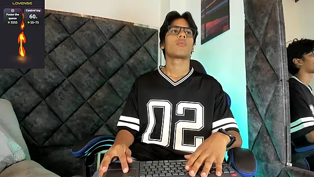 LiamKron online show from June 19, 2026, 10:54 am