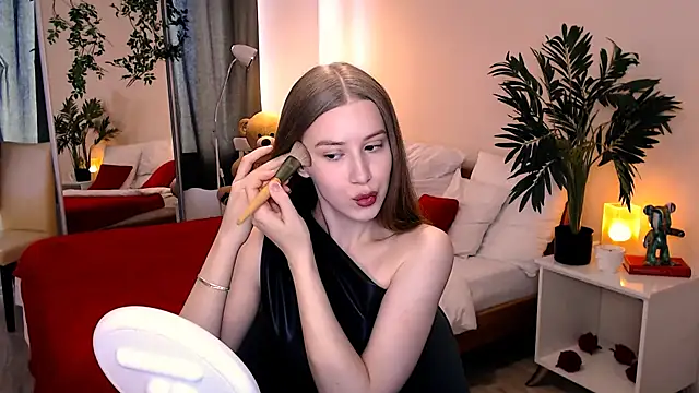 Snapshot of cheeky_chick chatting on June 9, 2026, 1:12 pm cheeky chick online show from June 9, 2026, 1:12 pm