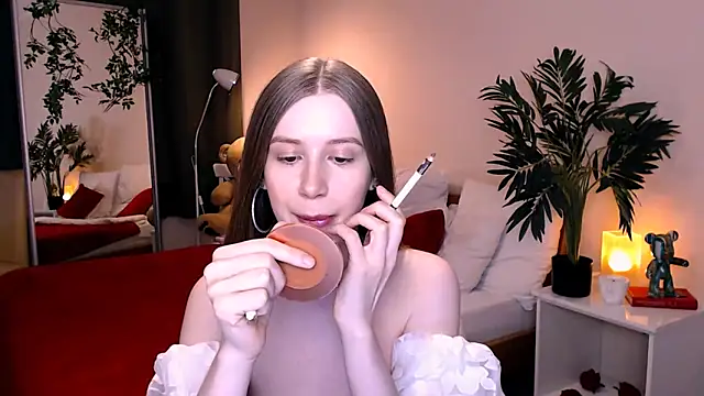 Snapshot of cheeky_chick chatting on June 11, 2026, 3:47 am cheeky chick online show from June 11, 2026, 3:47 am