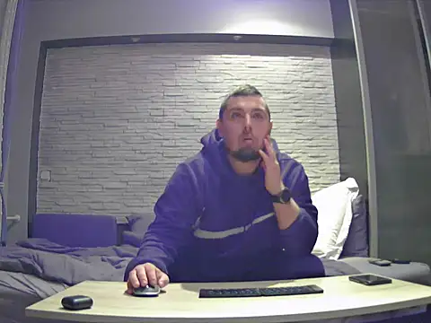 Sebq95 online show from April 10, 2026, 6:04 pm