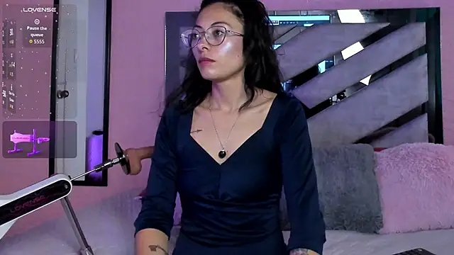 Kat santana online show from April 30, 2026, 1:40 pm