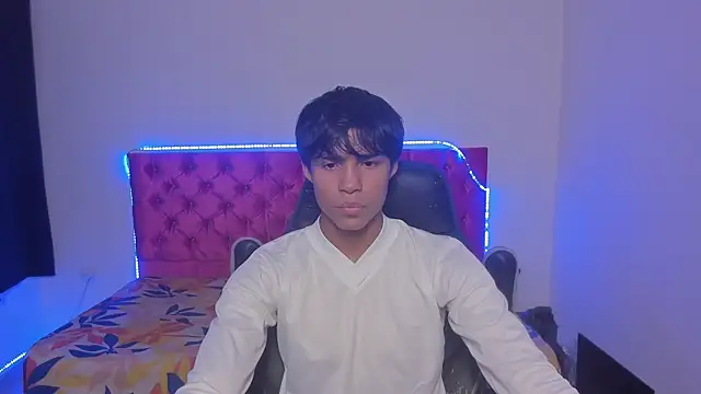 Snapshot of skinny_sam chatting on May 21, 2026, 3:37 am skinny sam online show from May 21, 2026, 3:37 am