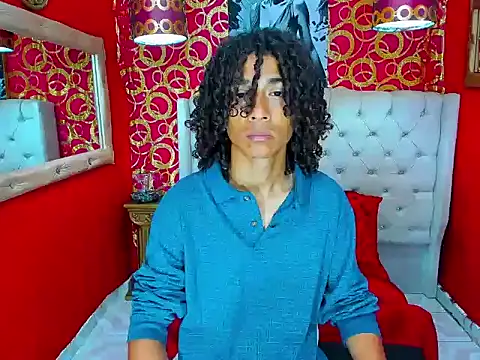 Snapshot of straightpein chatting on April 14, 2026, 12:04 am straightpein online show from April 14, 2026, 12:04 am