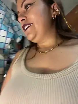 MIA ROSSEEE online show from July 22, 2026, 8:00 pm