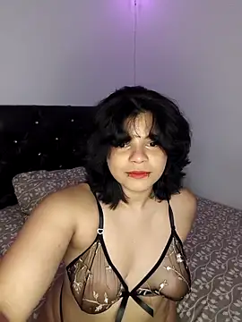 Jenna Greyy  online show from May 11, 2026, 2:57 am