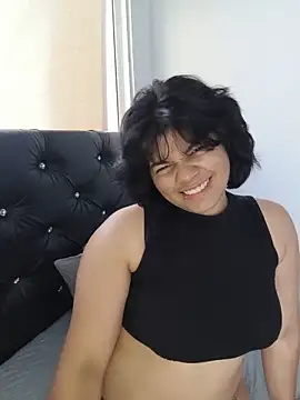 Jenna Greyy  online show from May 19, 2026, 9:44 pm