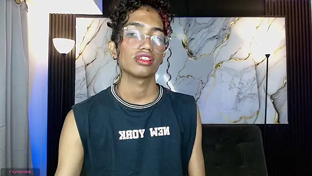 triiangel latinboy online show from May 8, 2026, 12:25 am