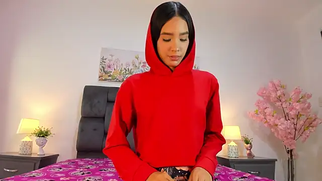 Snapshot of zeo_pau chatting on April 15, 2026, 7:58 pm zeo pau online show from April 15, 2026, 7:58 pm