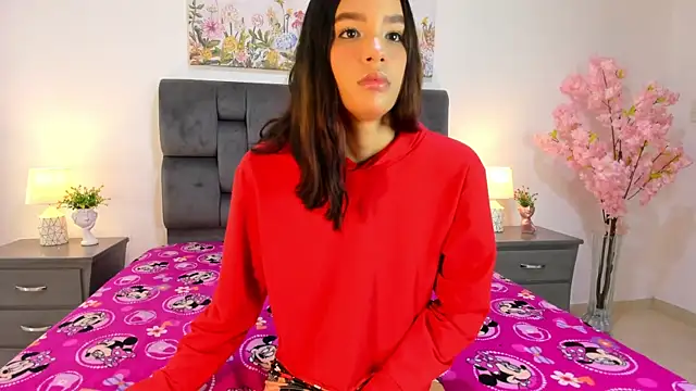 Snapshot of zeo_pau chatting on April 15, 2026, 7:07 pm zeo pau online show from April 15, 2026, 7:07 pm