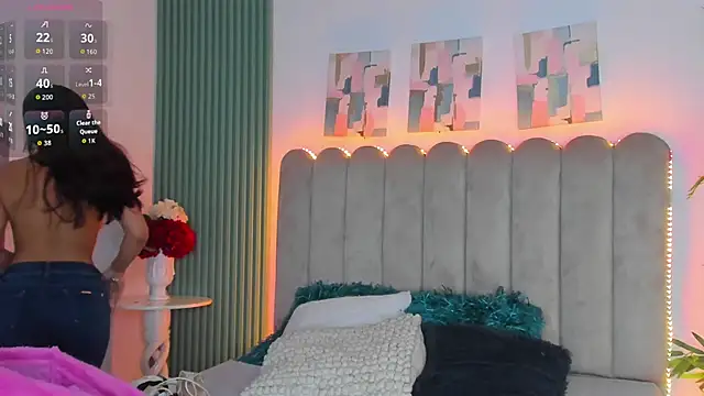 Layla amirah online show from May 3, 2026, 2:38 am