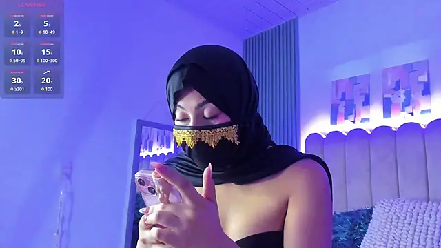 Layla amirah online show from April 26, 2026, 3:26 am