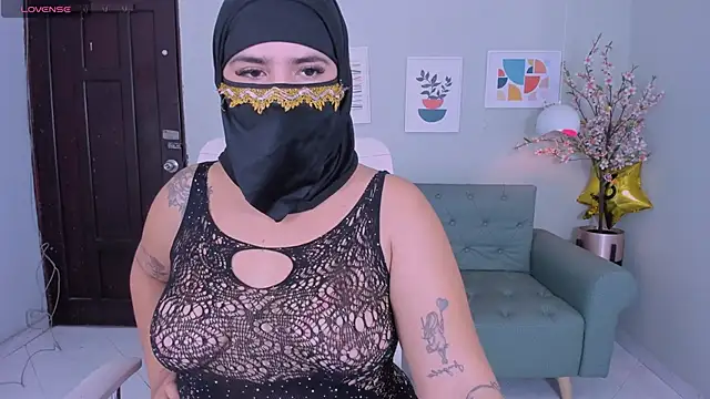 haly smif online show from April 10, 2026, 8:38 pm