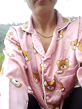  Lyly pussy  online show from April 10, 2026, 11:01 pm