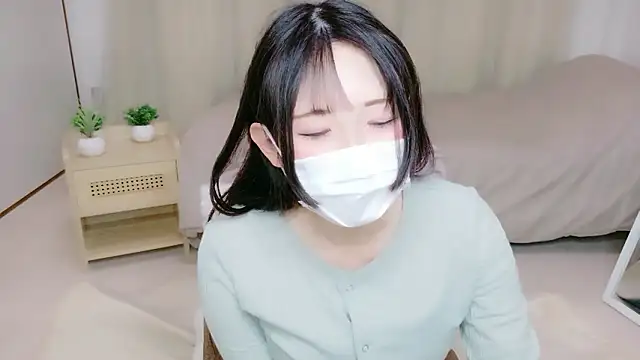 Satomi nn online show from May 1, 2026, 4:28 am