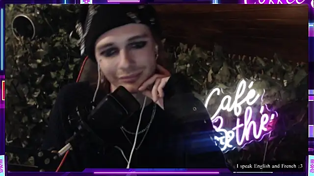 Snapshot of SkinnyAlex1312 chatting on April 15, 2026, 2:32 pm SkinnyAlex1312 online show from April 15, 2026, 2:32 pm