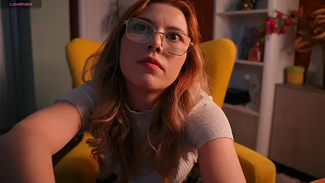 Snapshot of SonyaCubine chatting on April 12, 2026, 11:35 am SonyaCubine online show from April 12, 2026, 11:35 am