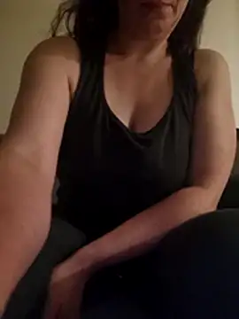 Miliffhj online show from May 4, 2026, 3:54 am