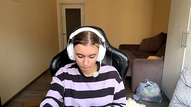 LueIvins online show from May 18, 2026, 6:07 am
