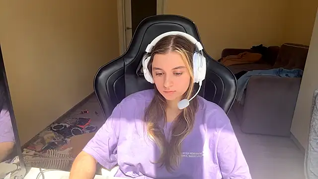 LueIvins online show from April 20, 2026, 11:24 am