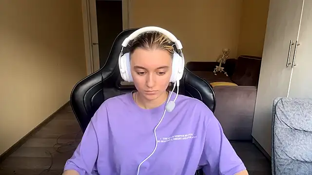 LueIvins online show from April 25, 2026, 7:11 am