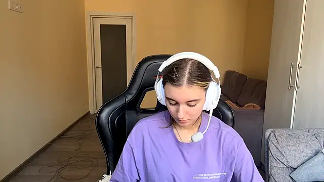 LueIvins online show from May 8, 2026, 7:34 am