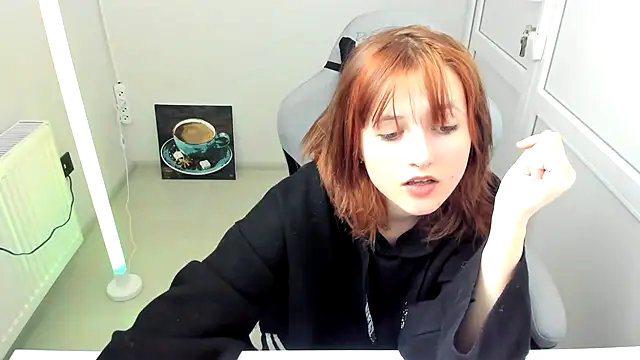 GoldenKiss online show from May 17, 2026, 7:08 am