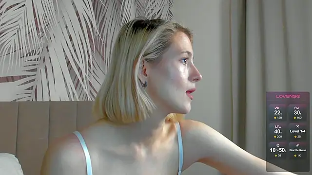Lizzyvega online show from May 8, 2026, 1:53 am