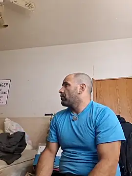 Snapshot of fitguy4u chatting on May 20, 2026, 7:44 pm fitguy4u online show from May 20, 2026, 7:44 pm