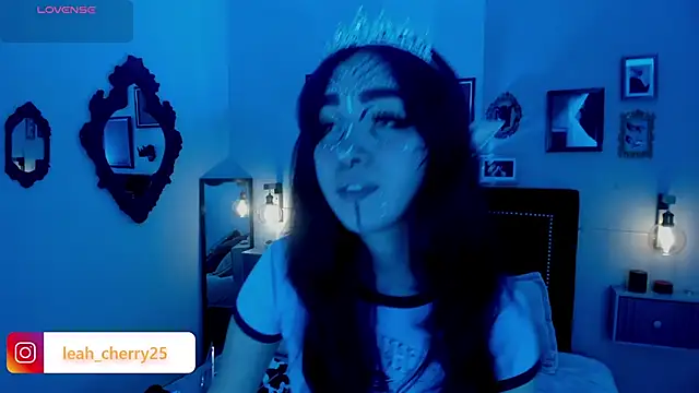 Snapshot of Leah_cherry chatting on May 28, 2026, 10:48 pm Leah cherry online show from May 28, 2026, 10:48 pm