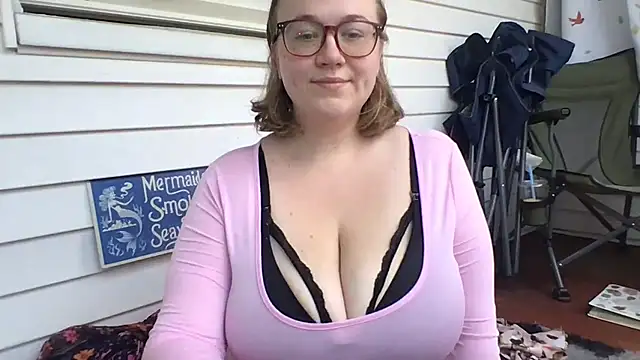 Snapshot of Kenzibb3 chatting on July 8, 2026, 4:07 pm Kenzibb3 online show from July 8, 2026, 4:07 pm