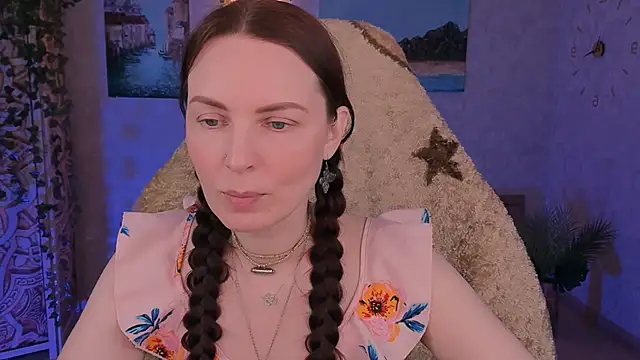 Snapshot of LanaRadiance chatting on May 8, 2026, 8:18 am LanaRadiance online show from May 8, 2026, 8:18 am