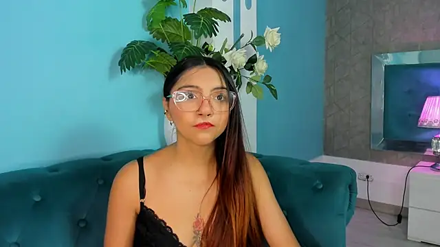 AshleeyRoberts online show from May 16, 2026, 1:32 pm