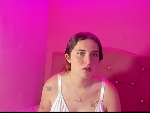 Snapshot of Cherry_Boom18 chatting on April 11, 2026, 8:01 pm Cherry Boom18 online show from April 11, 2026, 8:01 pm