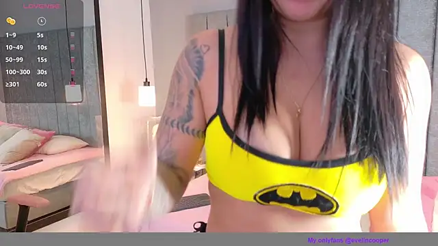  evelin cooper online show from April 21, 2026, 10:05 pm