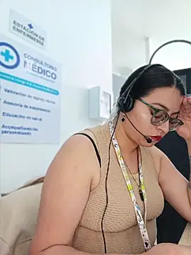 Snapshot of SOFI__10 chatting on June 20, 2026, 3:06 pm SOFI 10 online show from June 20, 2026, 3:06 pm