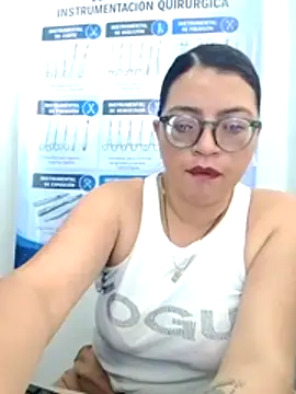 Snapshot of SOFI__10 chatting on April 26, 2026, 2:25 pm SOFI 10 online show from April 26, 2026, 2:25 pm