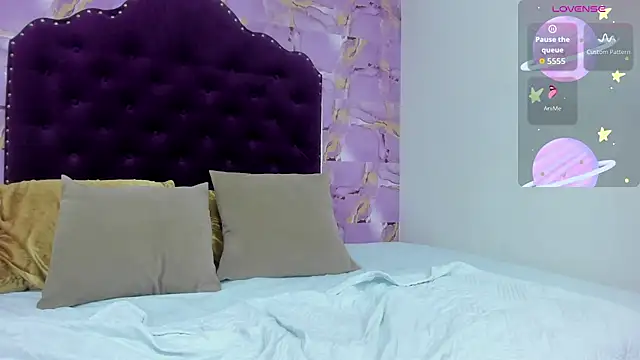 luna bloomm  online show from July 15, 2026, 4:08 am